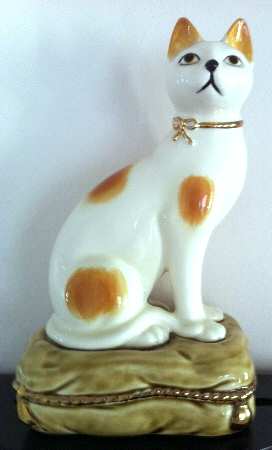 Sadek Figurines Cat W/ Bow - Boxed