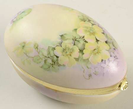 Sadek Figurines Egg Limoges Box - No Box