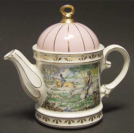 Sporting Scenes of the 18th Century Hunting-Pink Lid - With Box