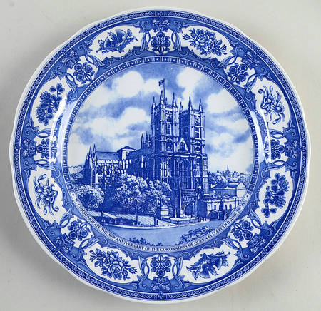 Spode Royalty Giftware Elizabeth Ii 50th Anniversary Plate - No Box