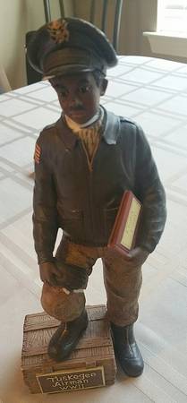 Black Heritage Tuskegee Airman Ww Ii - Boxed