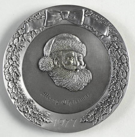 Christmas Plates Santa - With Box