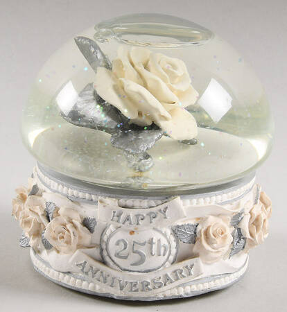 Musical Snowglobes Roses - No Box