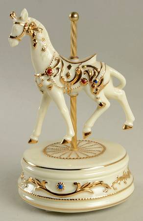 Music Boxes Carousel Giraffe-Ice Castles - Boxed