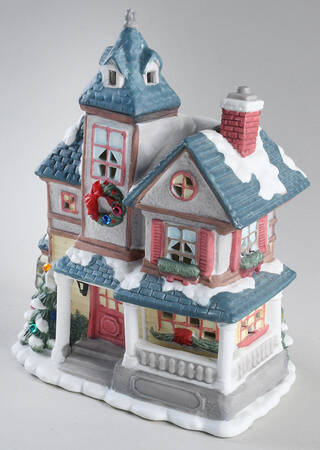 Village Collection Victorian Home With Porch - No Box 60