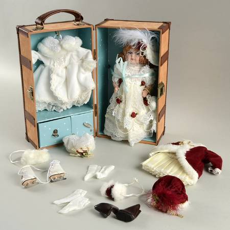Show Stoppers Dolls Trudy's Holiday - With Box