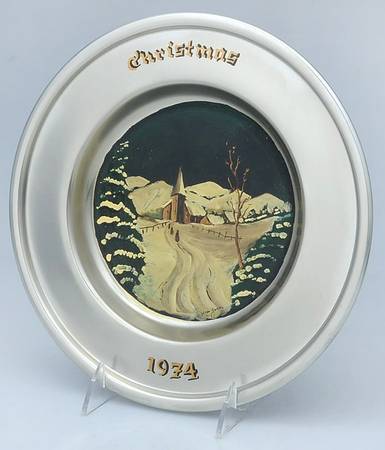 Christmas Plates Christmas 1974 - No Box