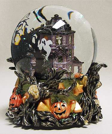 Three Jays Musical Waterglobe Grim Grinning Ghosts - Boxed