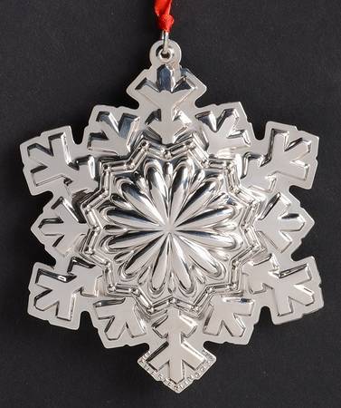Annual Snowflake 2015 Annual Snowflake - 3 1/2 Ht - With Box