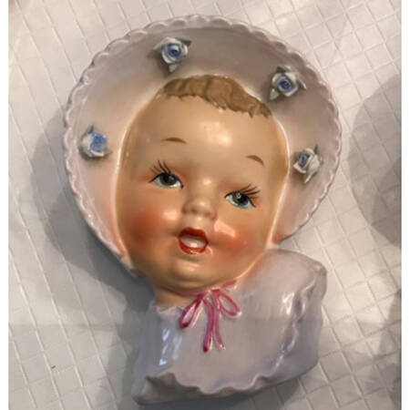 Head Vases Baby Lavender Bonnet/Dress-4 Roses - No Box 42