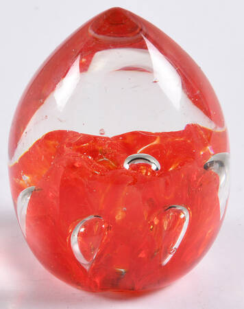 Art Glass Paperweights Egg Shape Red Controled Bubbles - No Box