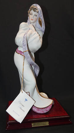 Vittorio Sabadin Capodimonte Figurines Lady With Purple Scarf - Boxed