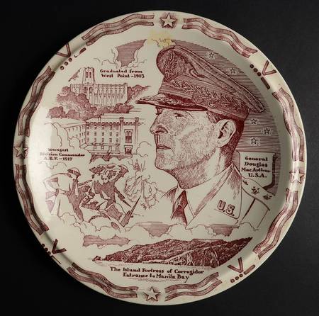 Personalities General Douglas Macarthur - No Box