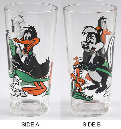 Looney Tunes 1976 Daffy Duck & Pepe Le Pew - No Box