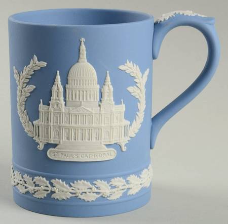 Jasperware Christmas Mug Saint Pauls Cathedral - No Box