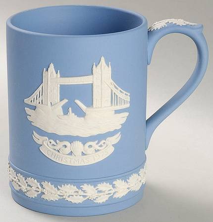 Jasperware Christmas Mug Tower Bridge - No Box