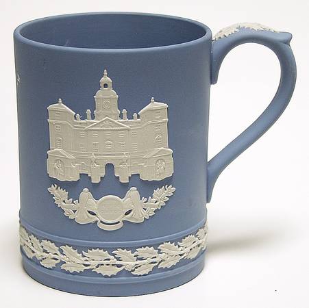 Jasperware Christmas Mug Horse Guards - Boxed