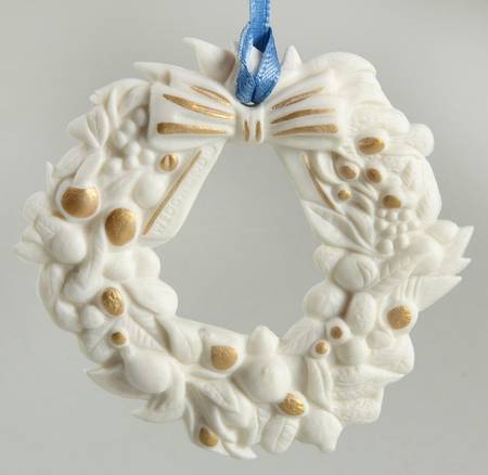 Wedgwood Christmas Ornament White Jasper Wreath With Gold - Boxed