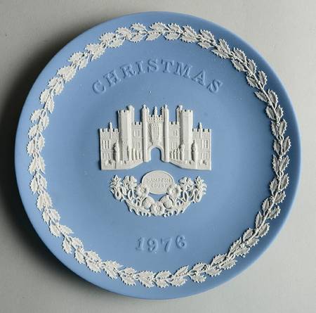 Jasperware Christmas Plate Hampton Court - Boxed