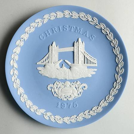 Jasperware Christmas Plate Tower Bridge - No Box