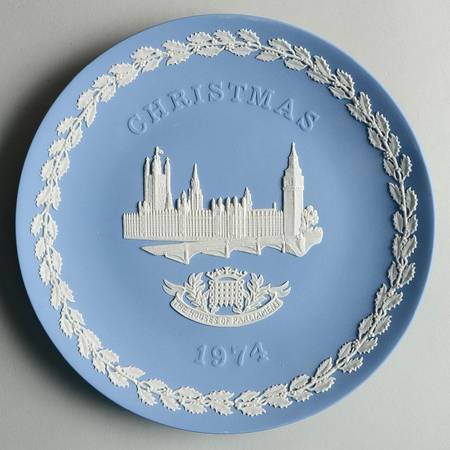 Jasperware Christmas Plate Houses Of Parliament - Boxed