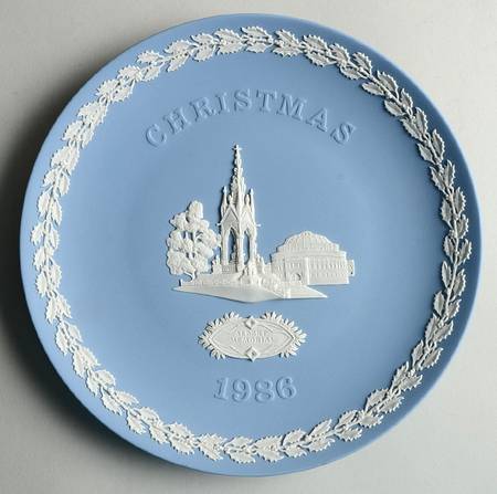 Jasperware Christmas Plate Albert Memorial - Boxed