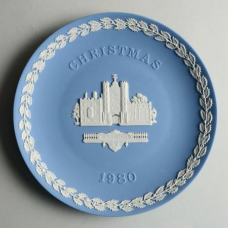 Jasperware Christmas Plate St James Palace - Boxed