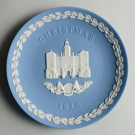 Jasperware Christmas Plate Horse Guards - Boxed