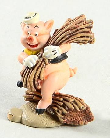 Enchanted Places Fifer Pig - Miniature - Boxed