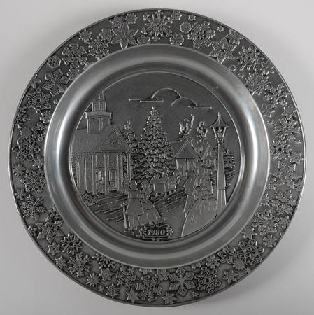 Wilton Armetale Christmas Plate Going To Church-Snowflakes - No Box