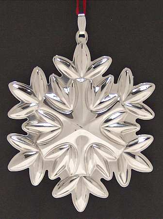 Lismore Snowflake 2004-Snowflake - Boxed