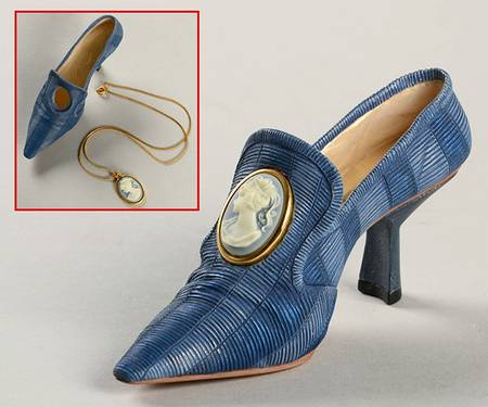 Raine Originals Cameo Appearance - With Box