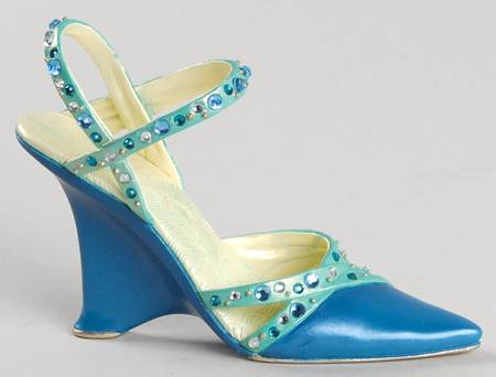 Step Into Elegance Passion - Boxed