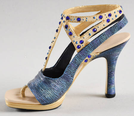 Just the Right Shoe On The Town - Boxed