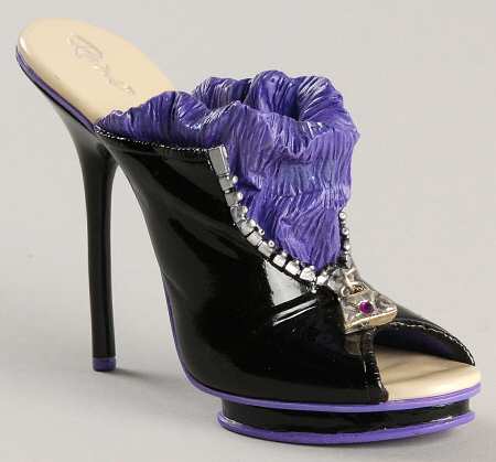 Just the Right Shoe Charge! - Boxed