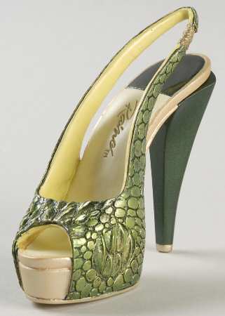 Just the Right Shoe Hiss Girl - Boxed