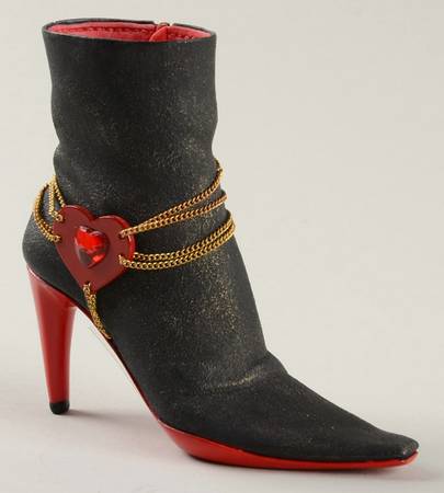 Just the Right Shoe Love Heals - Boxed