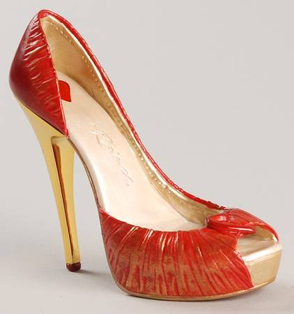 Just the Right Shoe Be Mine - Boxed
