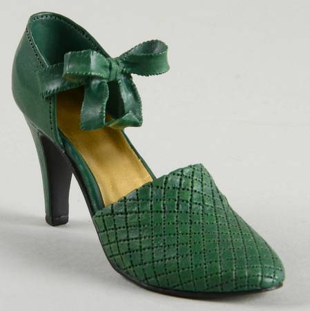 Just the Right Shoe Sumptuous Quilt - Boxed