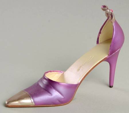 Just the Right Shoe Birthday Bow - Boxed
