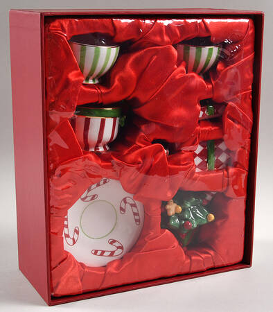 Holiday Heirloom Giftware Minature Tea Set Of 7 - Boxed