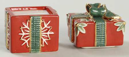 Holiday Heirloom Giftware Gift Box Salt & Pepper Set - Boxed