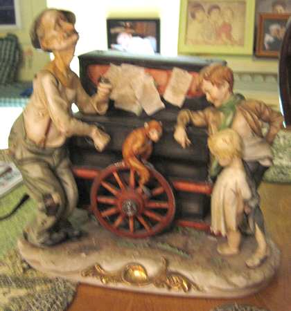 Works of Art Italy Figurines Musical Street Vendor - No Box