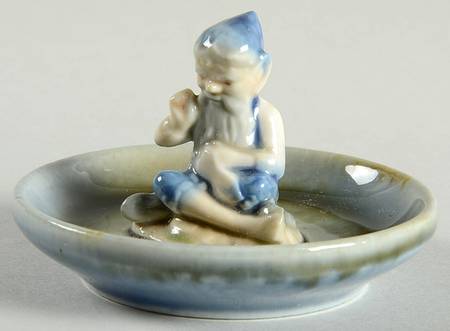 Wade Figurines Gnome-Tailor-Round Pin Tray - No Box