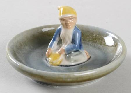 Wade Figurines Gnome-Round Pin Tray-Crock O'Gold - No Box