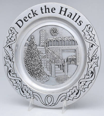 Annual Christmas Carol Wall Plates Deck The Halls (Undated) - No Box