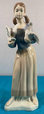 Zaphir Figurine Girl With Doves - Boxed