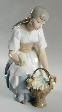 Zaphir Figurine Basket Of Tulips - With Box