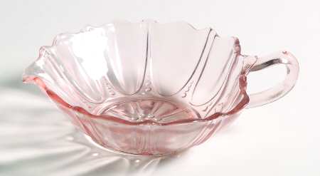 Oyster and Pearl Pink 5" Handled Heart Bowl