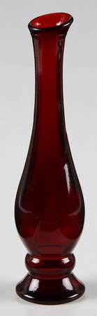 Royal Ruby 8" Bud Vase No Stopper